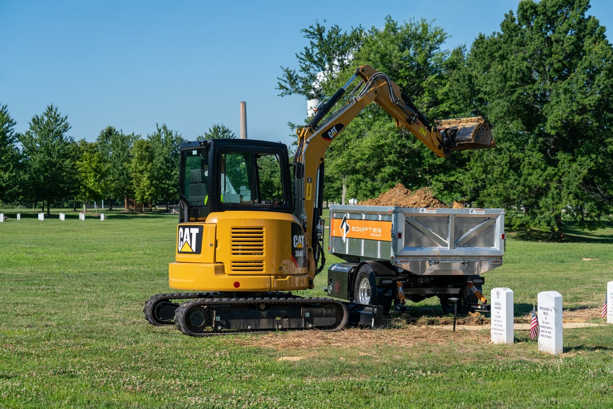 3 Pieces of Small Dirt Moving Equipment for Gravediggers Equipter